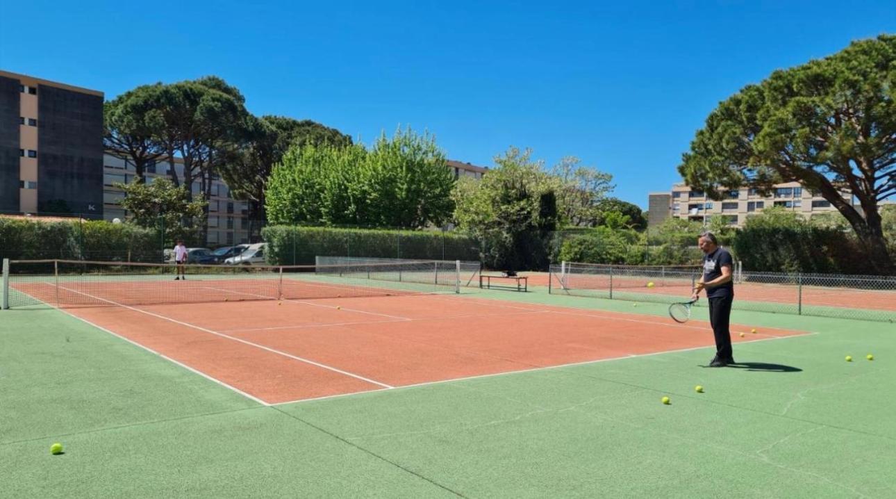 Chez Timmaflo Apartment Frejus Bagian luar foto