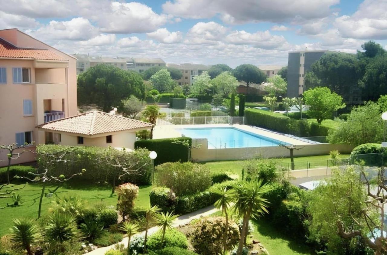 Chez Timmaflo Apartment Frejus Bagian luar foto