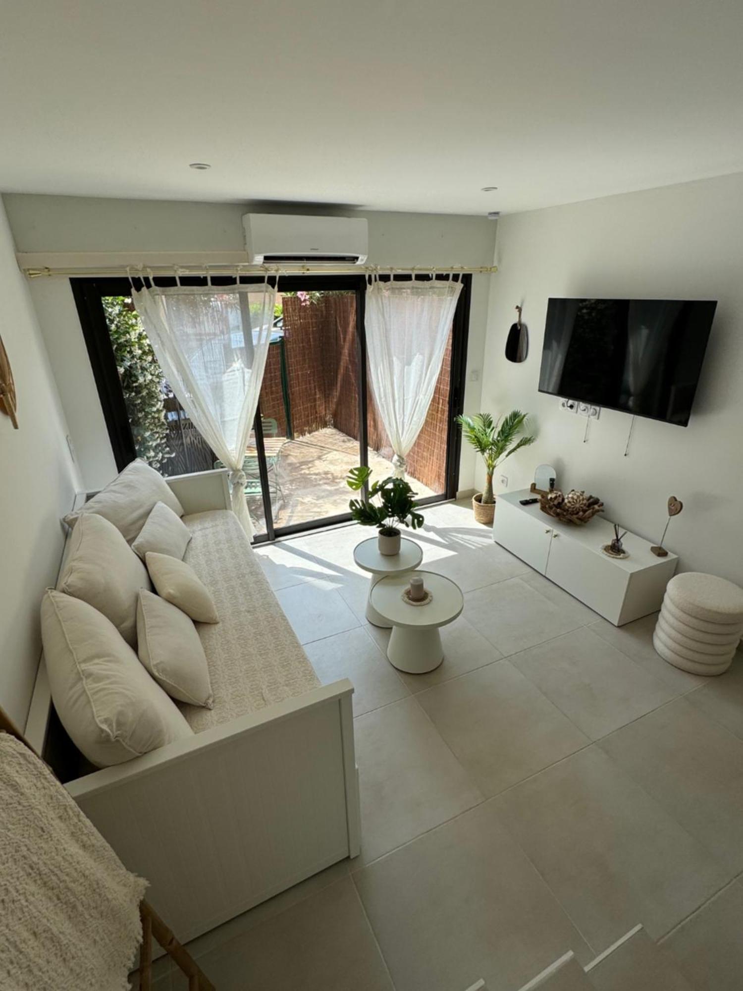 Chez Timmaflo Apartment Frejus Bagian luar foto